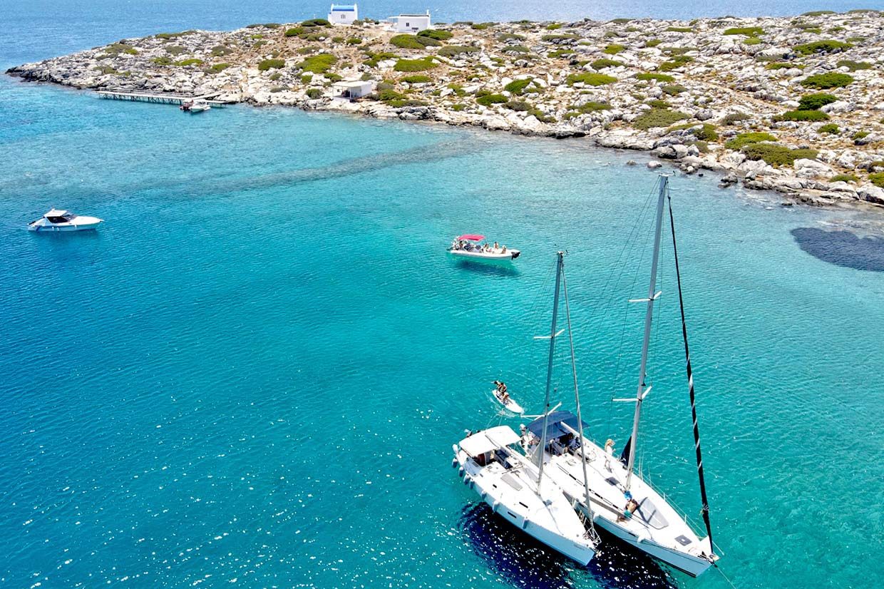 SAILING TRIP TO DIA ISLAND